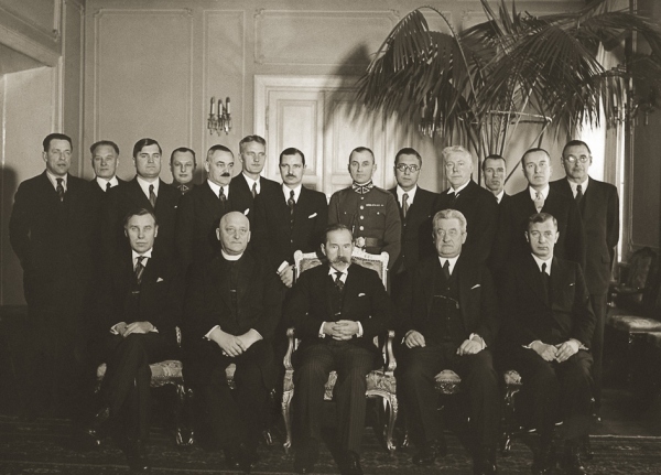 Kapelionas V. Mironas šventina karius